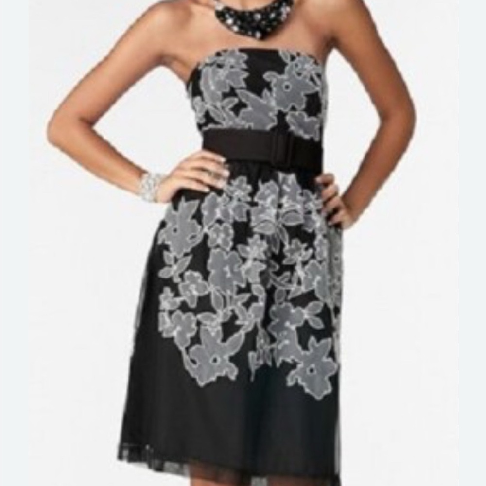 White‎ House Black Market Strapless Black Gray Dress Floral Overlay Size 4